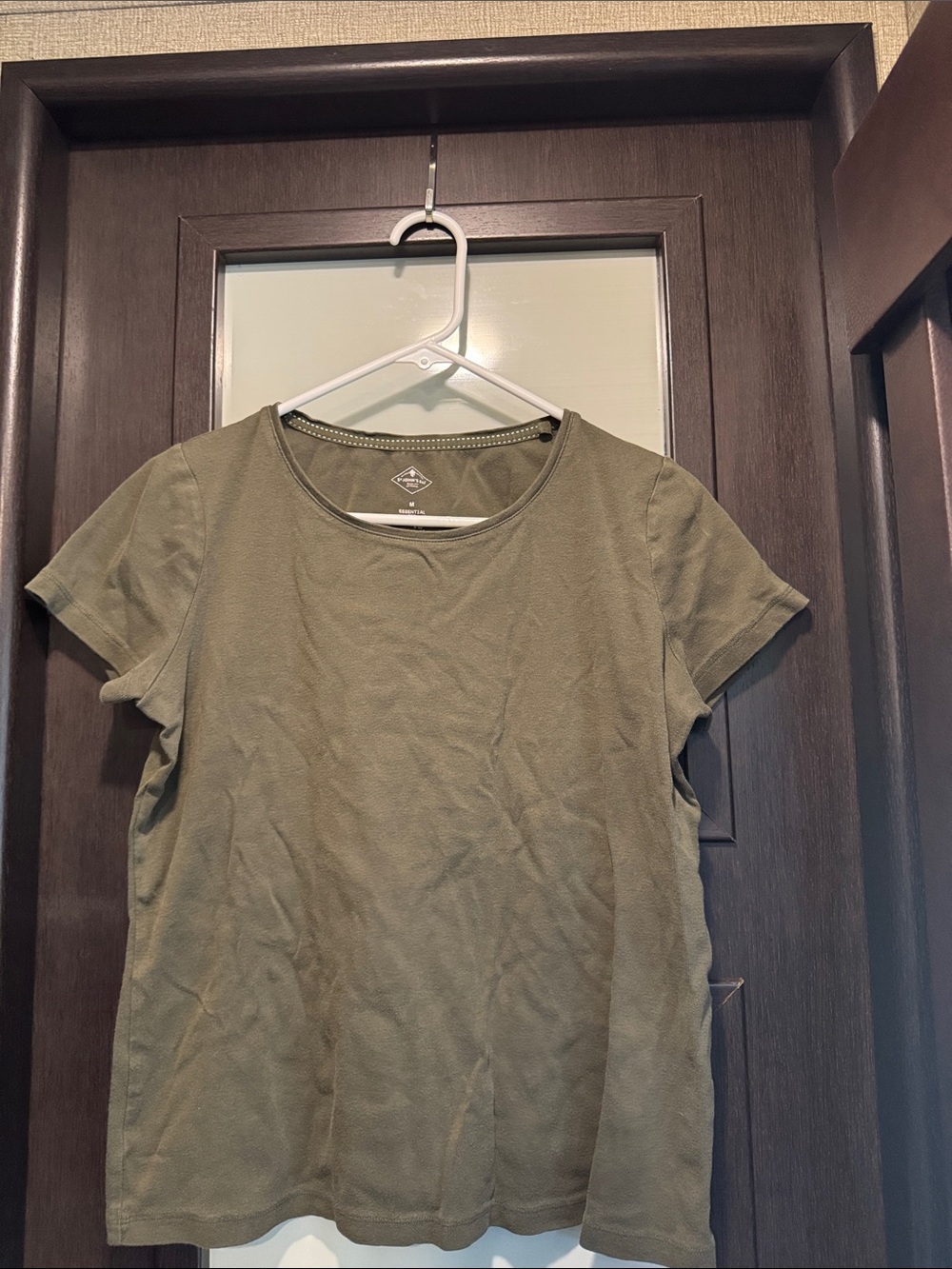 St. John’s Bay Essential Tee Olive Green 100% Cotton Size M